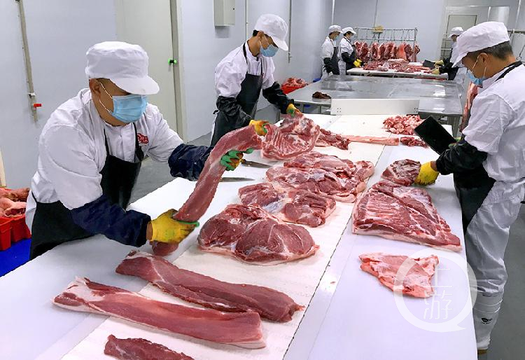我市日产3万公斤冷鲜猪肉生产线投用 让市民吃上更加放心美味的猪肉