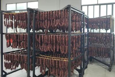 新春走基层丨腊味飘四方 岁末销售忙